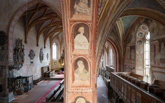 CK Turancar, autobusový poznávací zájazd, Gotická cesta Gemerom, interiér kostola v Štítniku