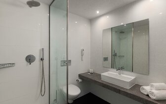 Hotel Virginia - kúpeľńa - letecký zájazd CK Turancar - Rodos, Kallithea Hotel Virginia - kúpeľńa - letecký zájazd CK Turancar - Rodos, Kallithea