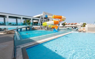 Hotel Virginia - bazén s tobogánom - letecký zájazd CK Turancar - Rodos, Kallithea Hotel Virginia - bazén s tobogánom - letecký zájazd CK Turancar - Rodos, Kallithea