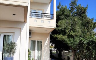 Apartmánový dom Stelios - exteriér - zájazd autobusovou a individuálnou dopravou CK Turancar - Grécko, Olympská riviéra, Nei Pori