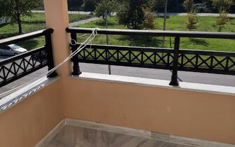 Apartmánový dom Stelios - balkón - zájazd autobusovou a individuálnou dopravou CK Turancar - Grécko-Olympská riviéra-Nei Pori