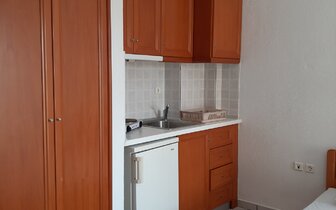 Apartmánový dom Stelios - interiér izby - zájazd autobusovou a individuálnou dopravou CK Turancar - Grécko, Olympská riviéra, Nei Pori