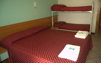 Hotel Blumen na pláži Rimini - Viserba, zájazdy autobusovou a individuálnou dopravou CK TURANCAR