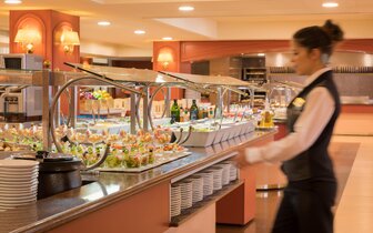 Calella Palace - bufetové stoly - letecký zájazd CK Turancar - Španielsko, Costa Brava, Calella