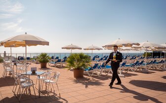 Calella Palace - bar na streche - letecký zájazd CK Turancar - Španielsko, Costa Brava, Calella