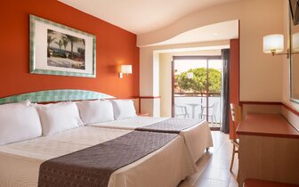 Calella Palace - izba -  letecký zájazd CK Turancar - Španielsko, Costa Brava, Calella