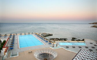 Hotel Eden Roc Resort - pohľad na more a bazény - letecký zájazd CK Turancar - Rodos, Kallithea