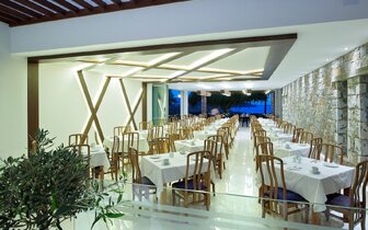 Hotel Elefteria - reštaurácia - letecký zájazd CK Turancar - Kréta, Agia Marina