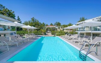 Apartmány Elegant - exteriér - bazén -  zájazd CK TURANCAR Apartmány Elegant - exteriér - bazén -  zájazd CK TURANCAR