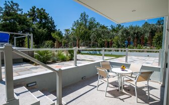 Apartmány Elegant - exteriér - terasa a záhrada - zájazd CK TURANCAR Apartmány Elegant - exteriér - terasa a záhrada - zájazd CK TURANCAR