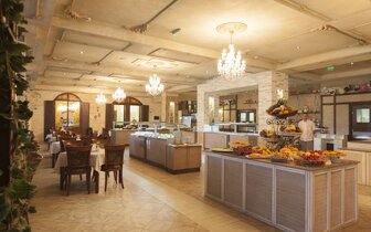 Imperial Resort - bufetové stoly - letecký a autobusový zájazd CK Turancar - Bulharsko, Slnečné pobrežie