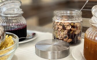 Plamena Palace - bufetové stoly - letecký a autobusový zájazd CK Turancar - Bulharsko, Primorsko