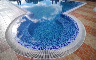 Plamena Palace - bazén - letecký a autobusový zájazd CK Turancar - Bulharsko, Primorsko