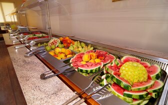 Plamena Palace - bufetové stoly - letecký a autobusový zájazd CK Turancar - Bulharsko, Primorsko