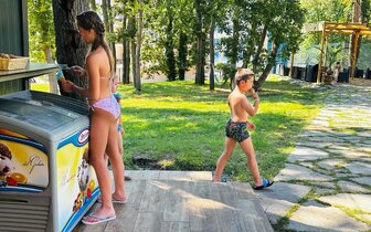 Queen Nelly Park - zmrzlina - letecky a autokarový zájazd s CK Turancar - Kiten, Bulharsko Queen Nelly Park - zmrzlina - letecky a autokarový zájazd s CK Turancar - Kiten, Bulharsko
