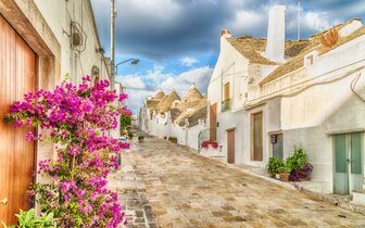 CK Turancar, letecký poznávací zájazd, Apúlia - klenot na juhu Talianska, Alberobello CK Turancar, letecký poznávací zájazd, Apúlia - klenot na juhu Talianska, Alberobello