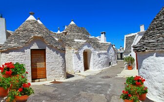 CK Turancar, letecký poznávací zájazd, Apúlia - klenot na juhu Talianska, Alberobello CK Turancar, letecký poznávací zájazd, Apúlia - klenot na juhu Talianska, Alberobello