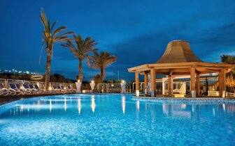 Seabank Resort&Spa – bazén – letecký zájazd CK Turancar – Malta - Mellieha