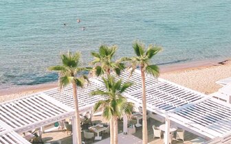 Hotel Amira Luxory Resort - reštaurácia na pláži - letecký zájazd CK Turancar - Kréta, Adelianos Kampos