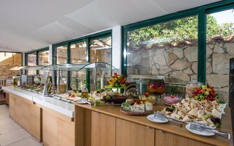 Hotel Porto Greco - bufetové stoly - letecký zájazd CK Turancar - Kréta, Hersonissos