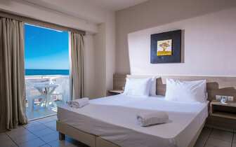 Hotel Porto Greco - izba s výhľadom na more- letecký zájazd CK Turancar - Kréta, Hersonissos