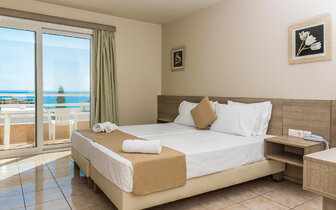 Hotel Porto Greco - izba s výhľadom na more- letecký zájazd CK Turancar - Kréta, Hersonissos