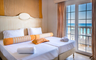 Hotel Porto Greco - izba s výhľadom na more- letecký zájazd CK Turancar - Kréta, Hersonissos