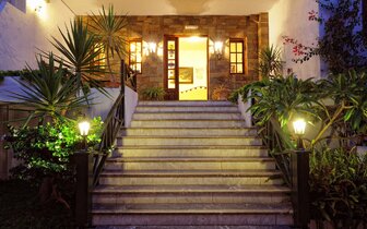 Hotel Paloma Garden - vchod do hotela - letecký zájazd CK Turancar - Kréta, Stalis