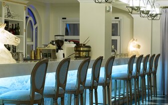 Hotel Anemos - bar - letecký zájazd CK Turancar - Kréta, Kavros