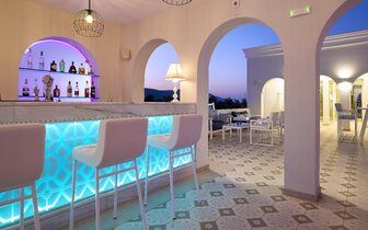 Hotel Anemos - bar - letecký zájazd CK Turancar - Kréta, Kavros