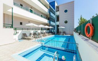 Hotel Manos Palace - bazén - letecký zájazd CK Turancar - Kréta, Bali