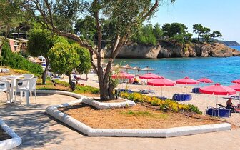 Hotel Akti Pefkari - pláž - zájazd CK TURANCAR