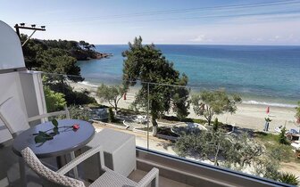 Hotel Akti Pefkari -  terasa - zájazd CK TURANCAR