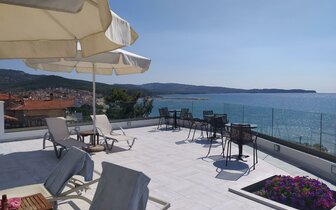 Hotel Antonios - terasa - letecký a autobusový zájazd CK Turancar - Grécko, Thasos, Limenaria Hotel Antonios - terasa - letecký a autobusový zájazd CK Turancar - Grécko, Thasos, Limenaria