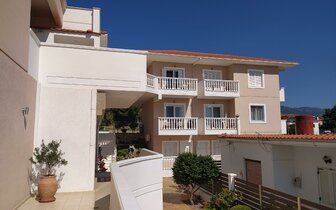 Hotel Antonios - exteriér - letecký a autobusový zájazd CK Turancar - Grécko, Thasos, Limenaria Hotel Antonios - exteriér - letecký a autobusový zájazd CK Turancar - Grécko, Thasos, Limenaria