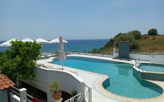 Hotel Antonios - bazén - letecký a autobusový zájazd CK Turancar - Grécko, Thasos, Limenaria Hotel Antonios - bazén - letecký a autobusový zájazd CK Turancar - Grécko, Thasos, Limenaria