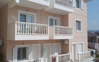 Hotel Antonios - budova hotela - letecký a autobusový zájazd CK Turancar - Grécko, Thasos, Limenaria Hotel Antonios - budova hotela - letecký a autobusový zájazd CK Turancar - Grécko, Thasos, Limenaria