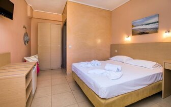 Hotel Antonios - izba- letecký a autobusový zájazd CK Turancar - Grécko, Thasos, Limenaria Hotel Antonios - izba- letecký a autobusový zájazd CK Turancar - Grécko, Thasos, Limenaria