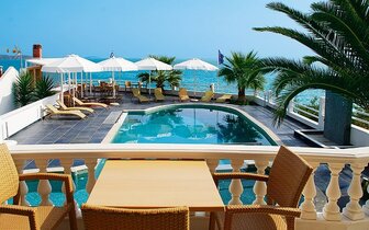 Hotel Antonios - bazén - letecký a autobusový zájazd CK Turancar - Grécko, Thasos, Limenaria Hotel Antonios - bazén - letecký a autobusový zájazd CK Turancar - Grécko, Thasos, Limenaria
