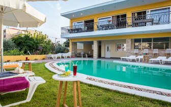 Aparthotel Aldebaran - exteriér - autobusový zájazd CK Turancar - Grécko, Thasos, Limenaria Aparthotel Aldebaran - exteriér - autobusový zájazd CK Turancar - Grécko, Thasos, Limenaria