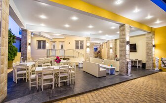 Aparthotel Aldebaran - exteriér - autobusový zájazd CK Turancar - Grécko, Thasos, Limenaria Aparthotel Aldebaran - exteriér - autobusový zájazd CK Turancar - Grécko, Thasos, Limenaria