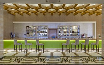 Royal Holiday Palace - bar - letecký zájazd CK Turancar - Turecko, Lara