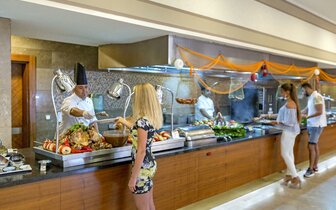 Royal Holiday Palace - bufetové stoly - letecký zájazd CK Turancar - Turecko, Lara