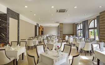 Royal Holiday Palace - à la carte reštaurácia - letecký zájazd CK Turancar - Turecko, Lara