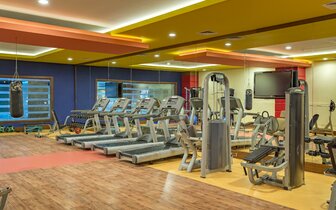 Royal Holiday Palace - fitnescentrum - letecký zájazd CK Turancar - Turecko, Lara