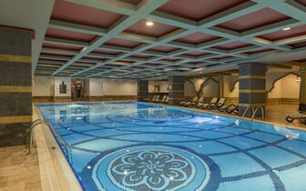 Royal Dragon Hotel - vnútorný bazén - letecký zájazd od CK Turancar - Turecko, Evrenseki