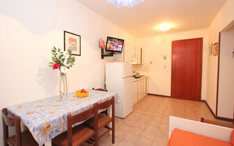 dom EDEN v BIBIONE, obývacia miestnosť v trilocale typ C, dovolenka s CK TURANCAR