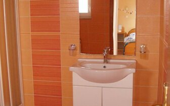 Villa Toni - kúpeľňa - autobusový zájazd CK Turancar - Chorvátsko, Sveti Filip i Jakov