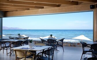 Hotel Arina Beach - bar na pláži - letecký zájazd CK Turancar - Kréta, Agia Marina