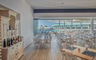 Hotel Arina Beach - reštaurácia - letecký zájazd CK Turancar - Kréta, Agia Marina